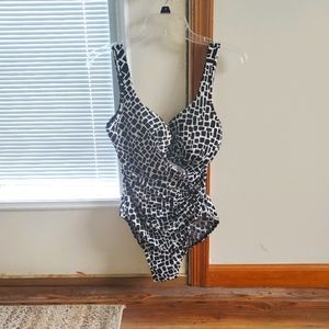 BRAND NEW Miracle Swimsuit!